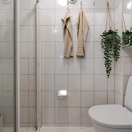 Bo I Bergens Eldste Smau Pa Nostet - Sentralt Og Rolig Apartment Bergen
