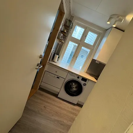 Apartment Bo I Bergens Eldste Smau Pa Nostet - Sentralt Og Rolig