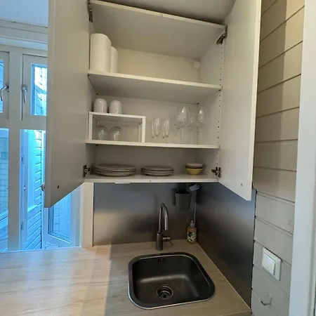 Bo I Bergens Eldste Smau Pa Nostet - Sentralt Og Rolig Apartment Bergen