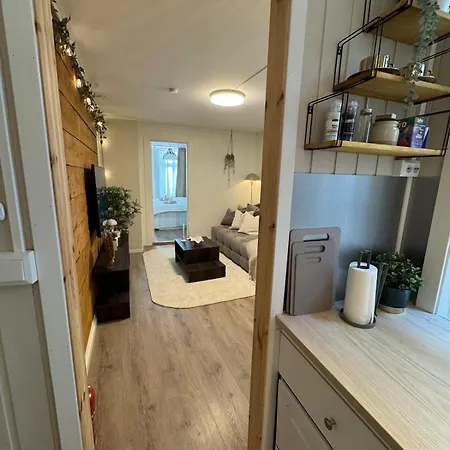 Apartment Bo I Bergens Eldste Smau Pa Nostet - Sentralt Og Rolig Bergen