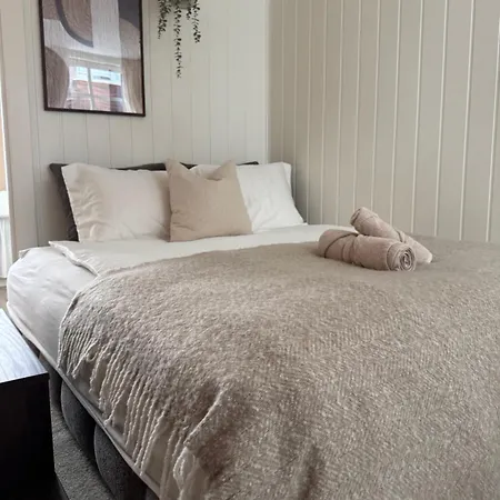 Bo I Bergens Eldste Smau Pa Nostet - Sentralt Og Rolig * Bergen