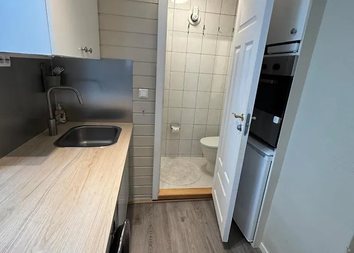 Bo I Bergens Eldste Smau Pa Nostet - Sentralt Og Rolig Apartment Bergen